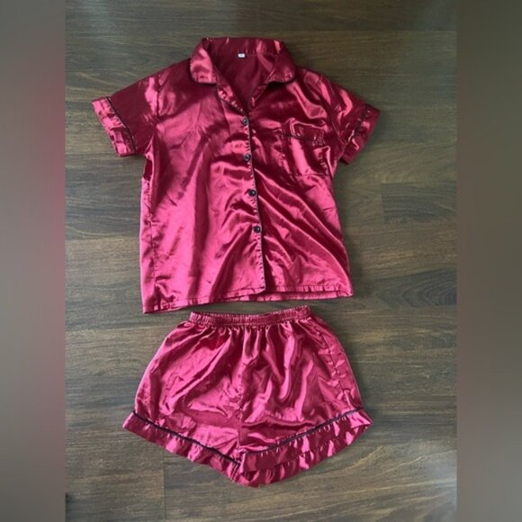 SHEIN Satin Pajama Set Women’s Small Burgundy Red Button Up Shorts - Picture 1 of 4